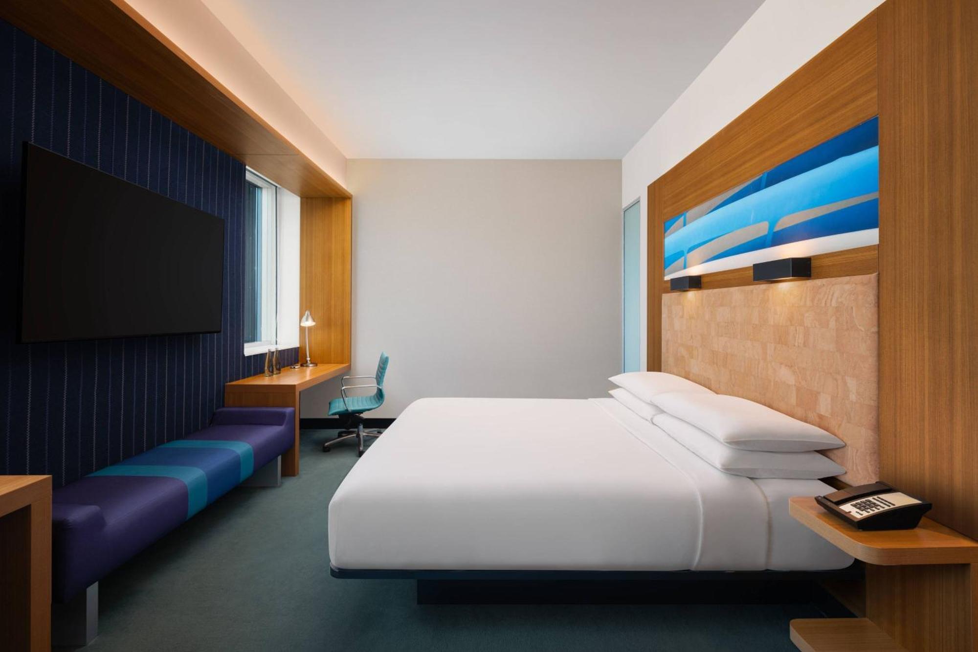 Hotel Aloft Bengaluru Outer Ring Road Exterior foto