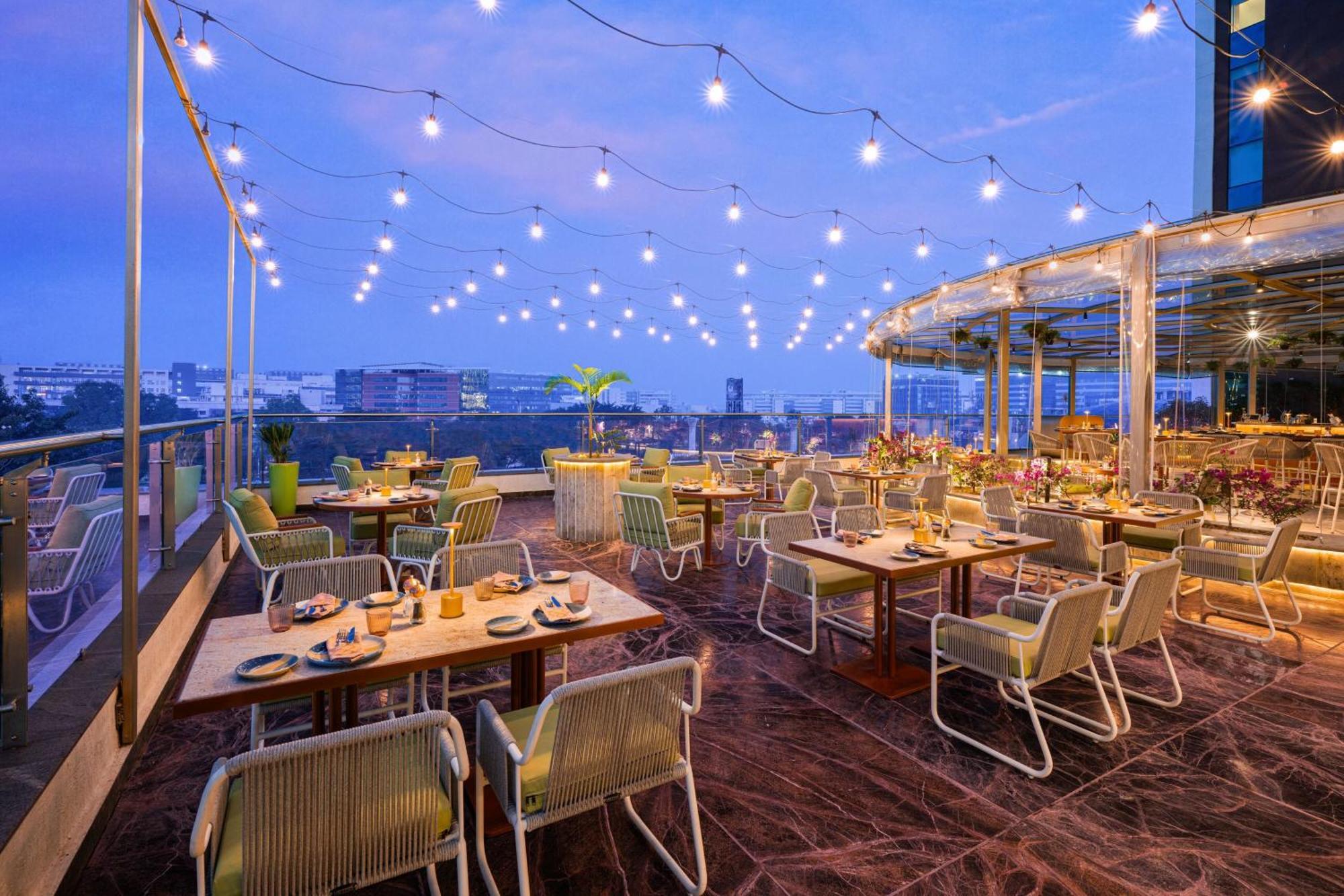 Hotel Aloft Bengaluru Outer Ring Road Exterior foto